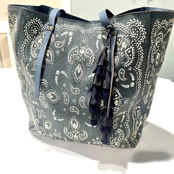 T-shirt & Jeans brand boho tote bag with tassels blue white lightweight - Picture 1 of 7